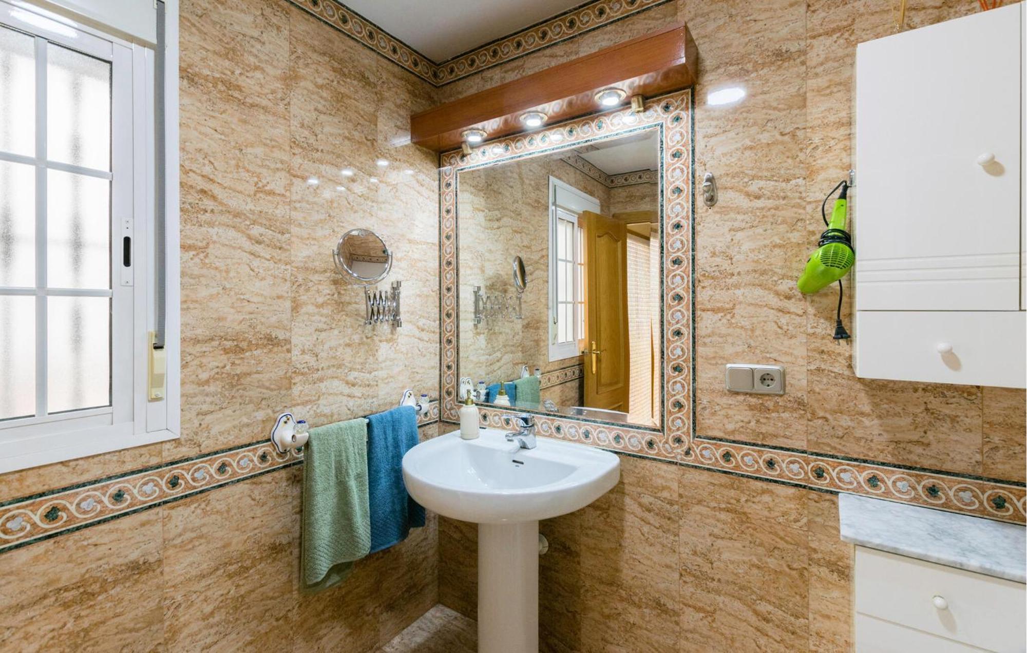 Cozy Apartment In Sevilla With Kitchen Eksteriør billede